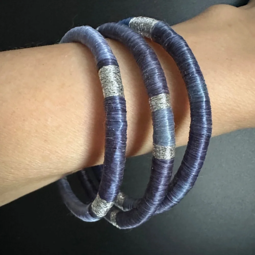 Handmade Flexible Bangle Bracelets from Rwanda - set of 3 blue/silver - Picture 6 of 15